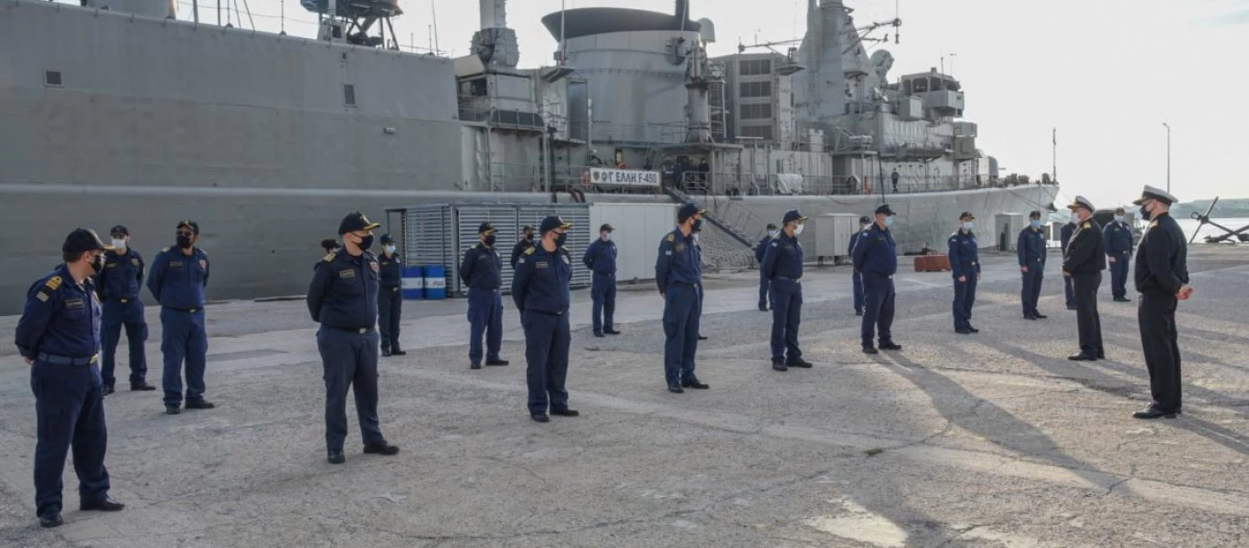 Ο Α/ΓΕΝ Σ.Πετράκης σε Ναυστάθμους του ΠΝ για ανταλλαγή ευχών (φωτό)